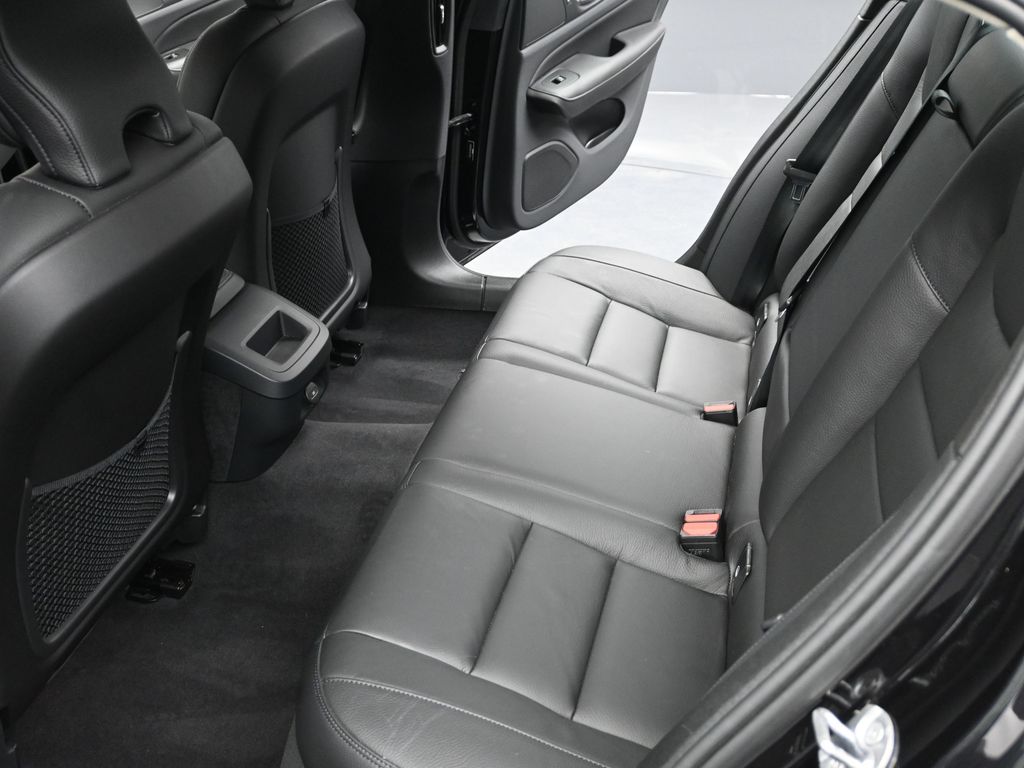 2024 Volvo S60 B5 Plus photo 9