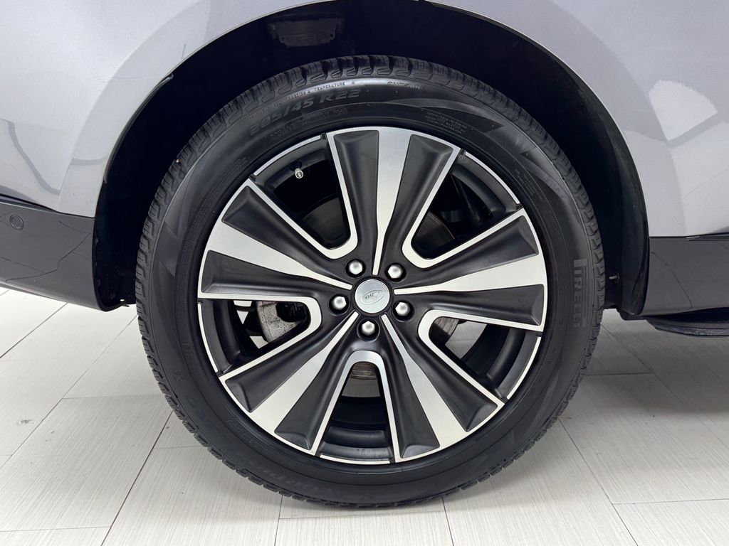2023 Land Rover Range Rover SE photo 39