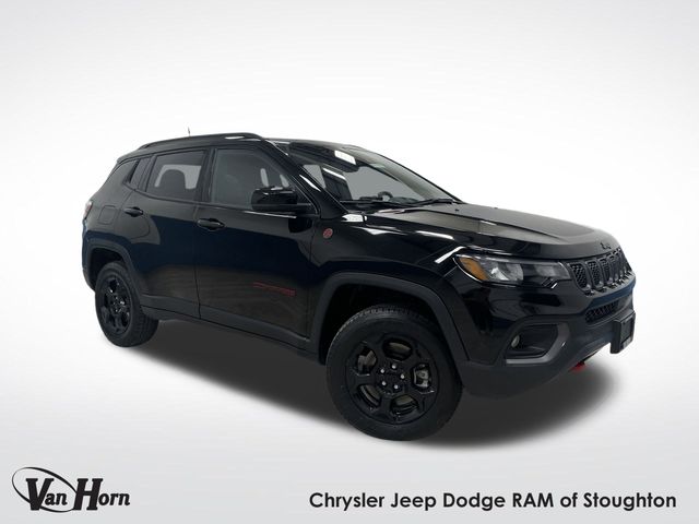Used 2023 Diamond Black Crystal Pearlcoat Jeep Trailhawk image 1