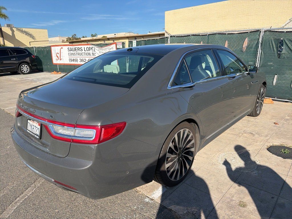 2017 Lincoln Continental Black Label photo 3