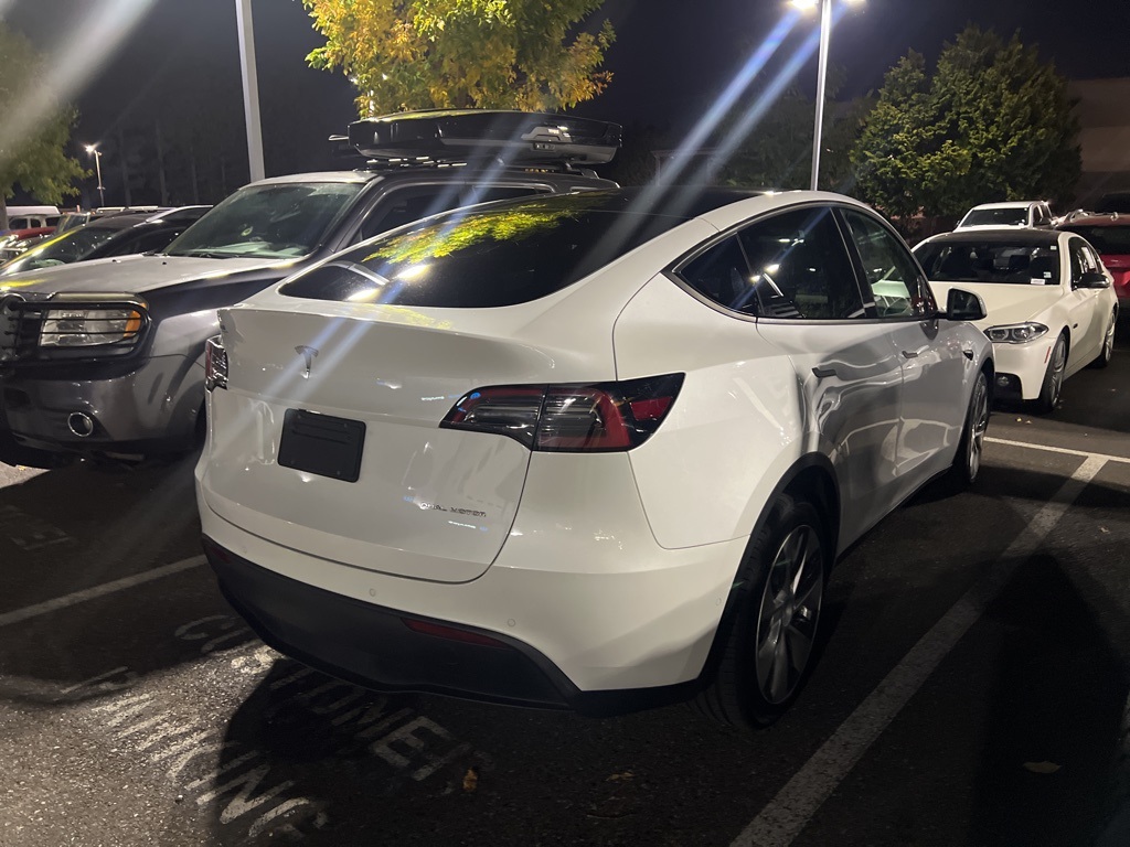 2022 Tesla Model Y Long Range photo 3