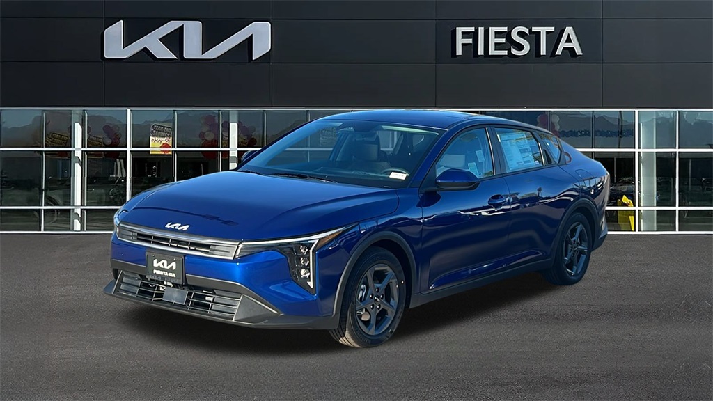 2025 Kia K4 LXS photo 2