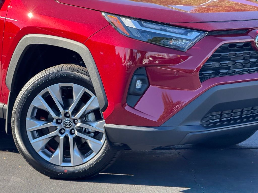 2025 Toyota RAV4 XLE Premium photo 3