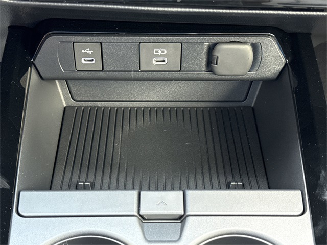 2025 Toyota Prius LE photo 24