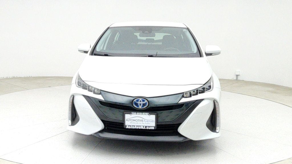 2022 Toyota Prius Prime LE photo 7