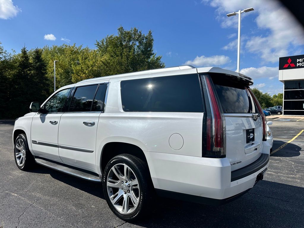 2016 Cadillac Escalade ESV Luxury photo 7