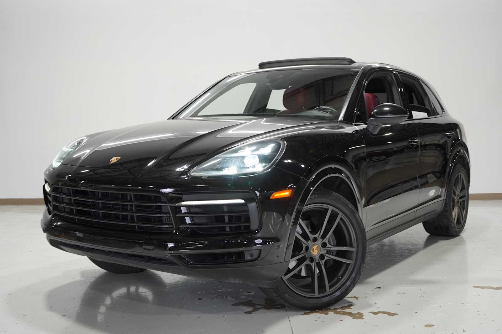 2019 Porsche Cayenne Base's photo