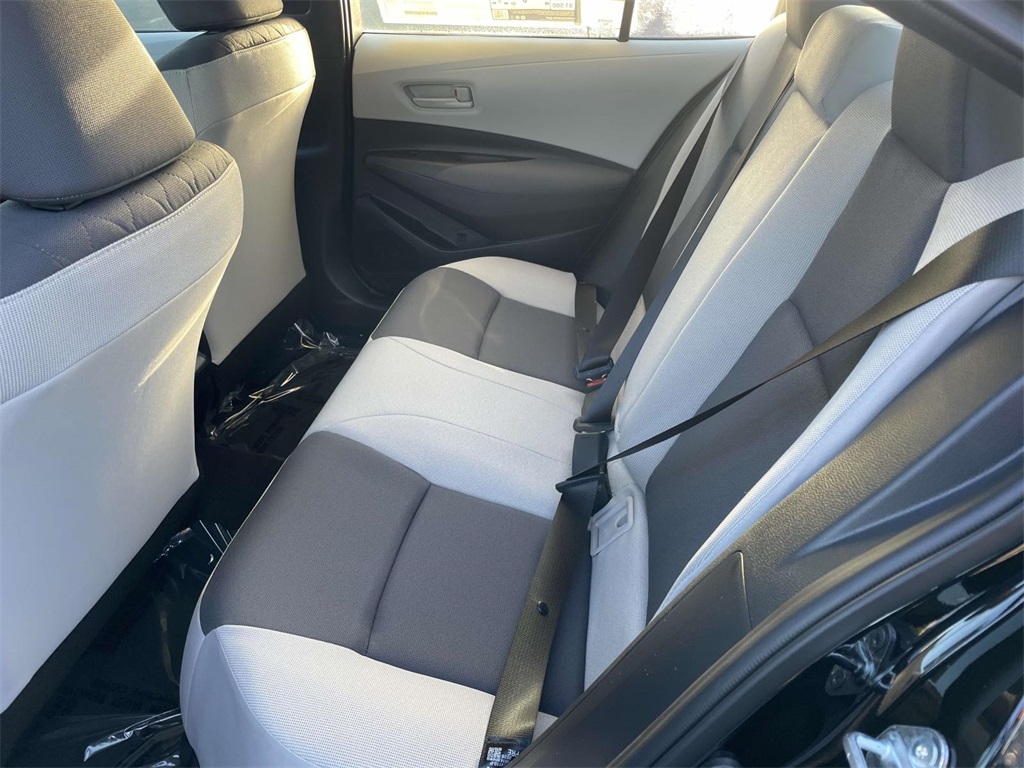 2025 Toyota Corolla LE photo 13