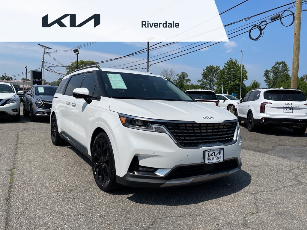 2024 Kia Carnival SX's photo