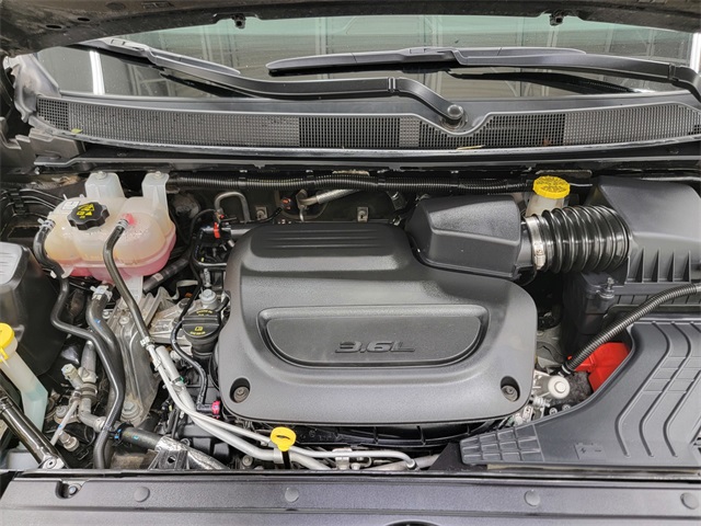 2024 Chrysler Pacifica Limited photo 36