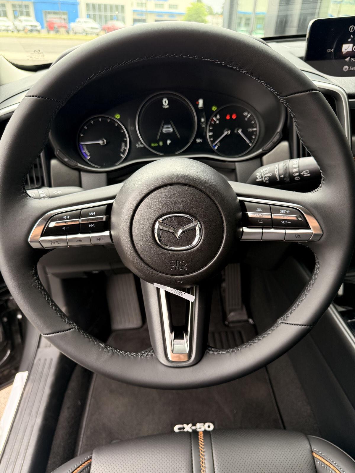 2025 Mazda CX-50 Premium photo 6