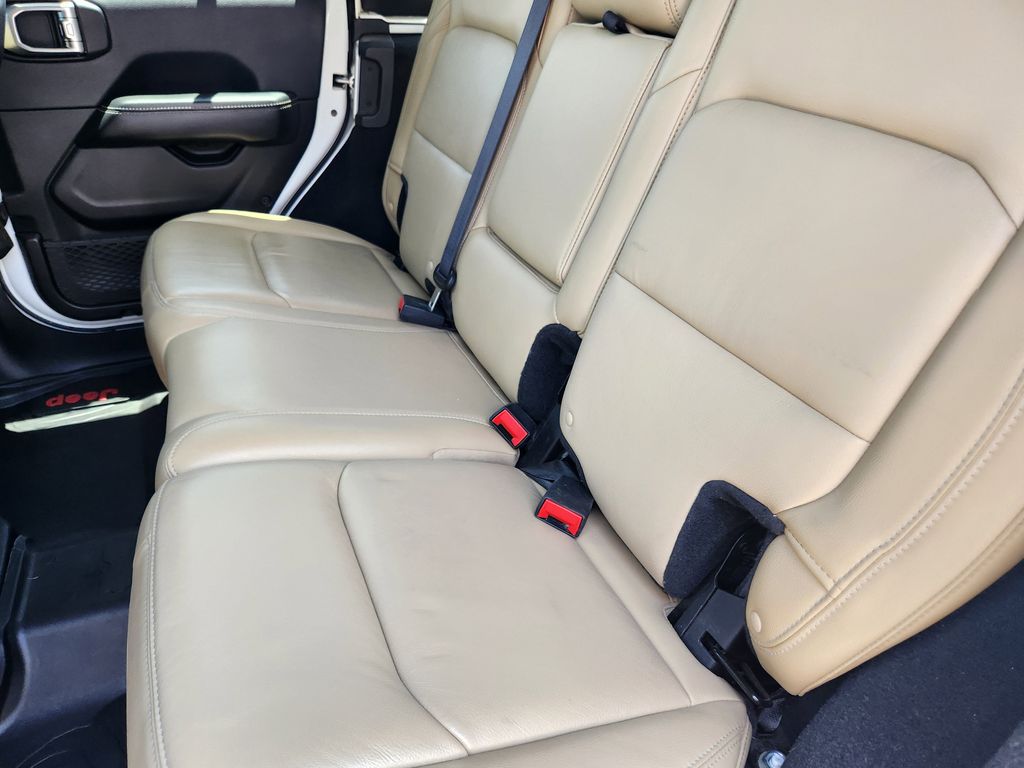 2018 Jeep Wrangler Unlimited Rubicon photo 21