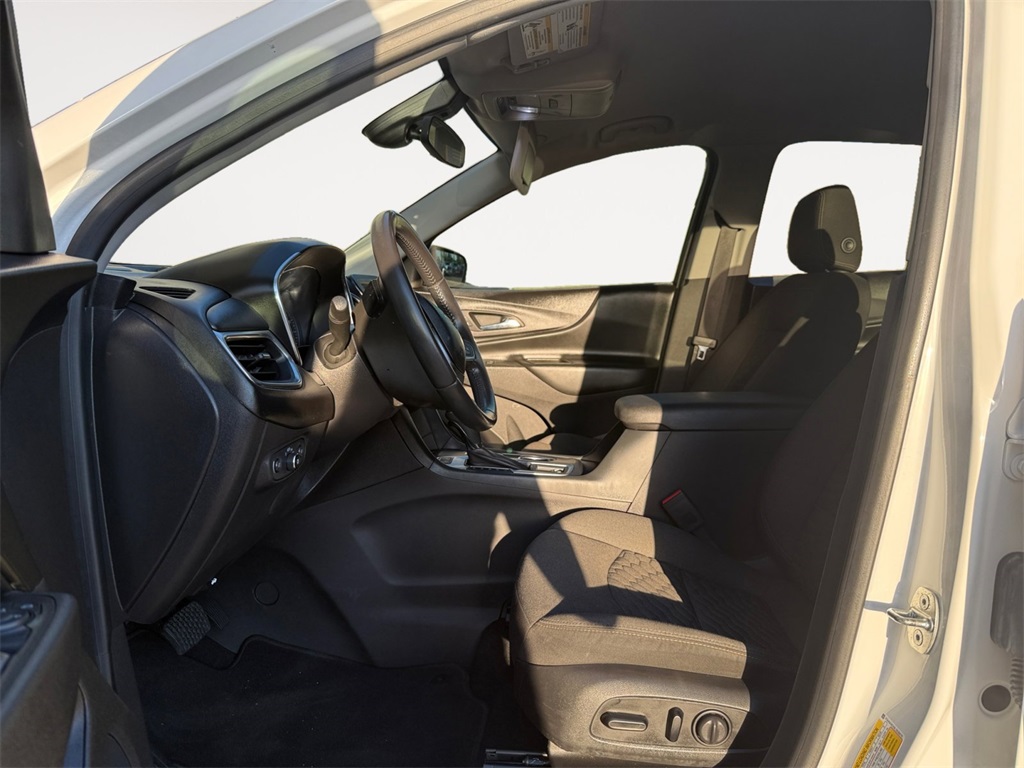2020 Chevrolet Equinox LT photo 9