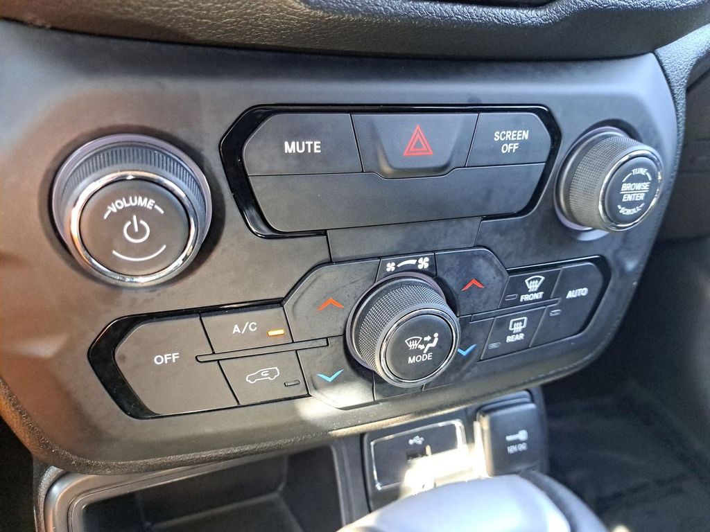 2018 Jeep Renegade Latitude North Edition photo 24