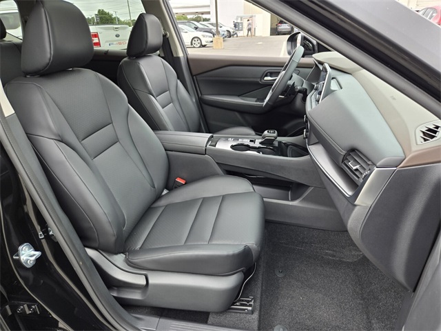 2023 Nissan Rogue SV photo 18