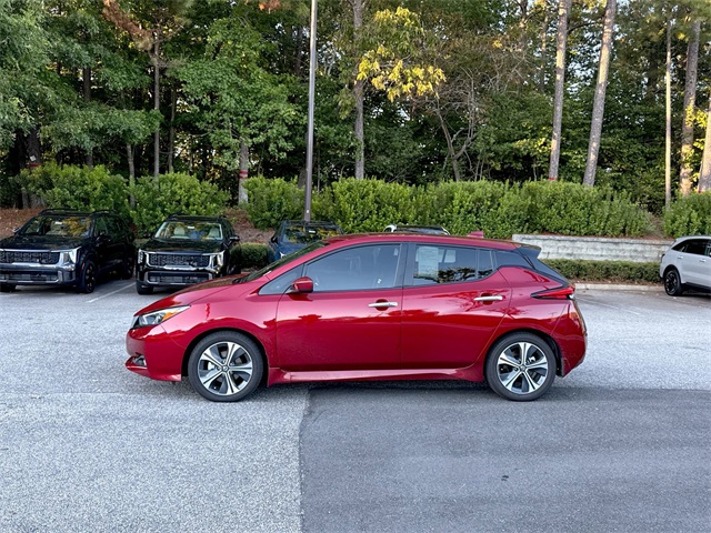 2022 Nissan Leaf SV photo 2