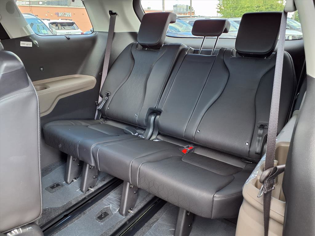 2026 Kia Carnival EX photo 5