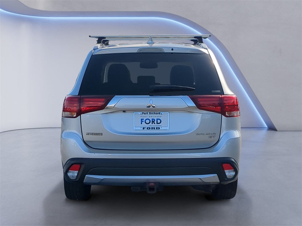 2018 Mitsubishi Outlander GT photo 2
