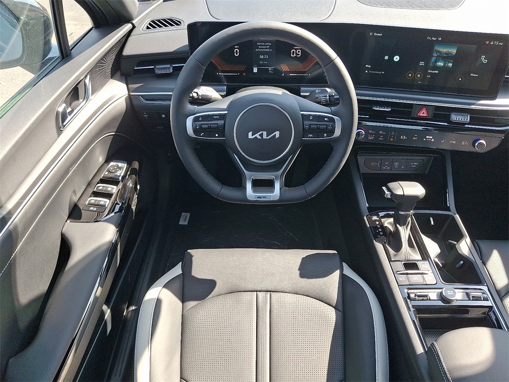 2025 Kia K5 GT-Line photo 11