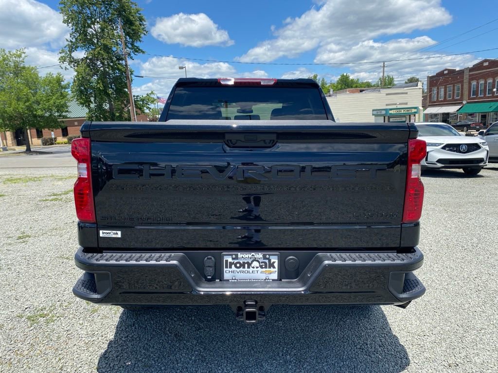 2025 Chevrolet Silverado 1500 Custom photo 4