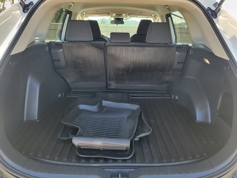 2023 Toyota RAV4 LE photo 11