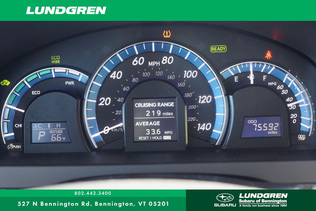 2013 Toyota Camry Hybrid LE photo 23