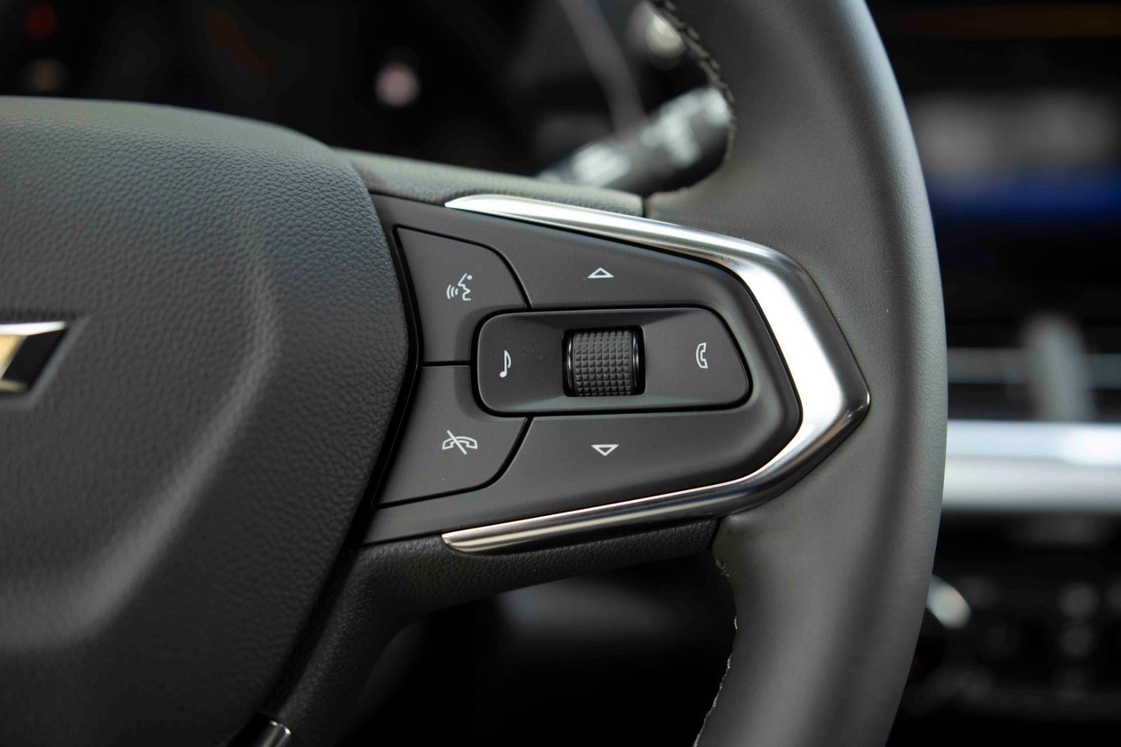 2025 Chevrolet Trax LT photo 15