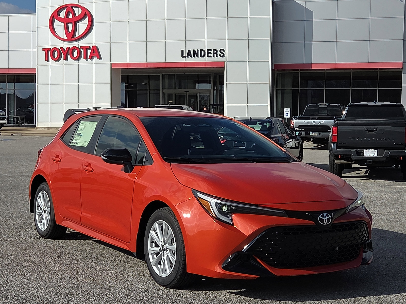 2026 Toyota Corolla Hatchback SE's photo