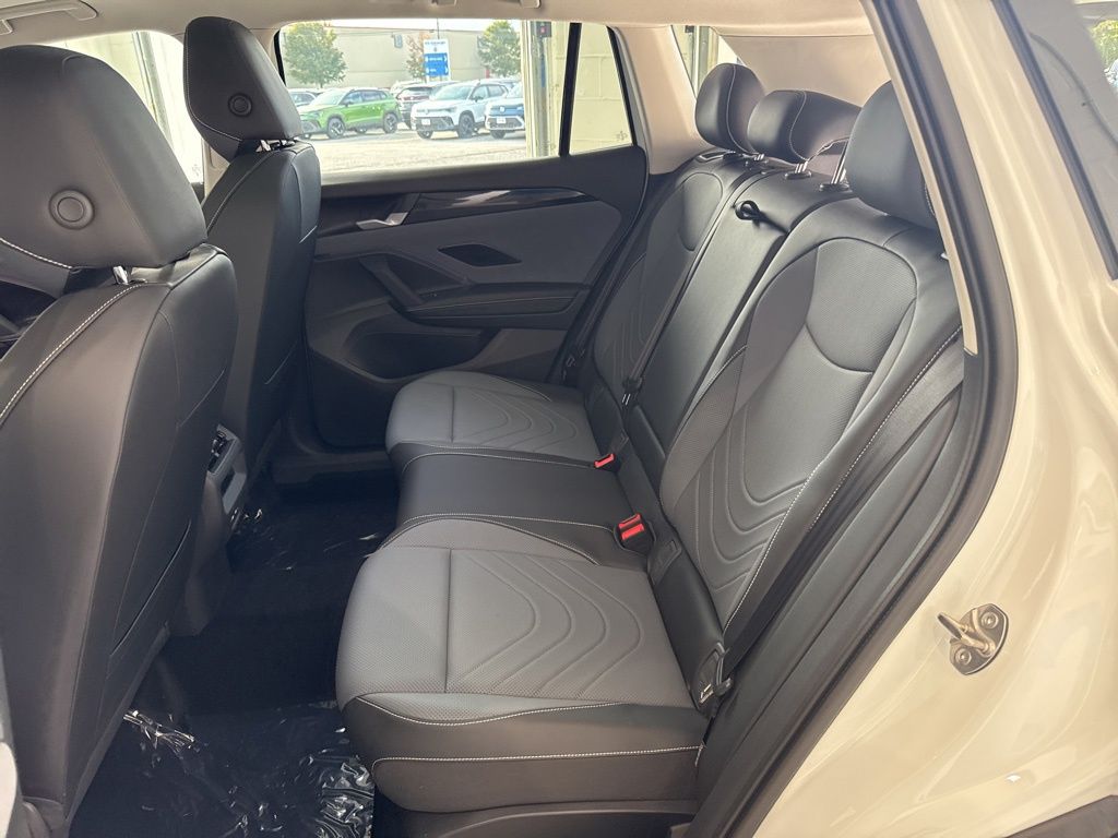 2025 Volkswagen Tiguan SE photo 17