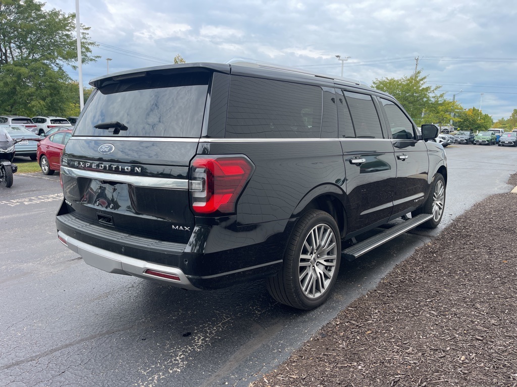 2022 Ford Expedition MAX Platinum photo 3
