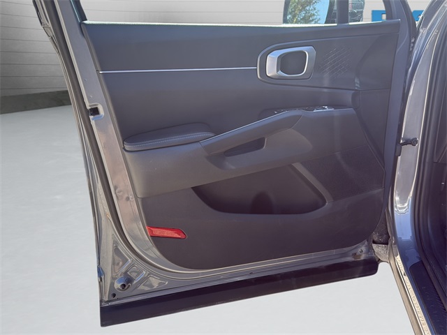 2023 Kia Sorento LX photo 11