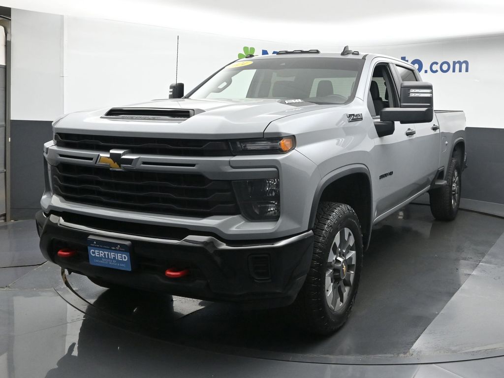 2024 Chevrolet Silverado 2500HD Custom photo 13