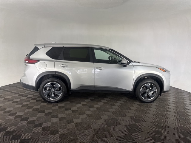 2024 Nissan Rogue SV photo 2