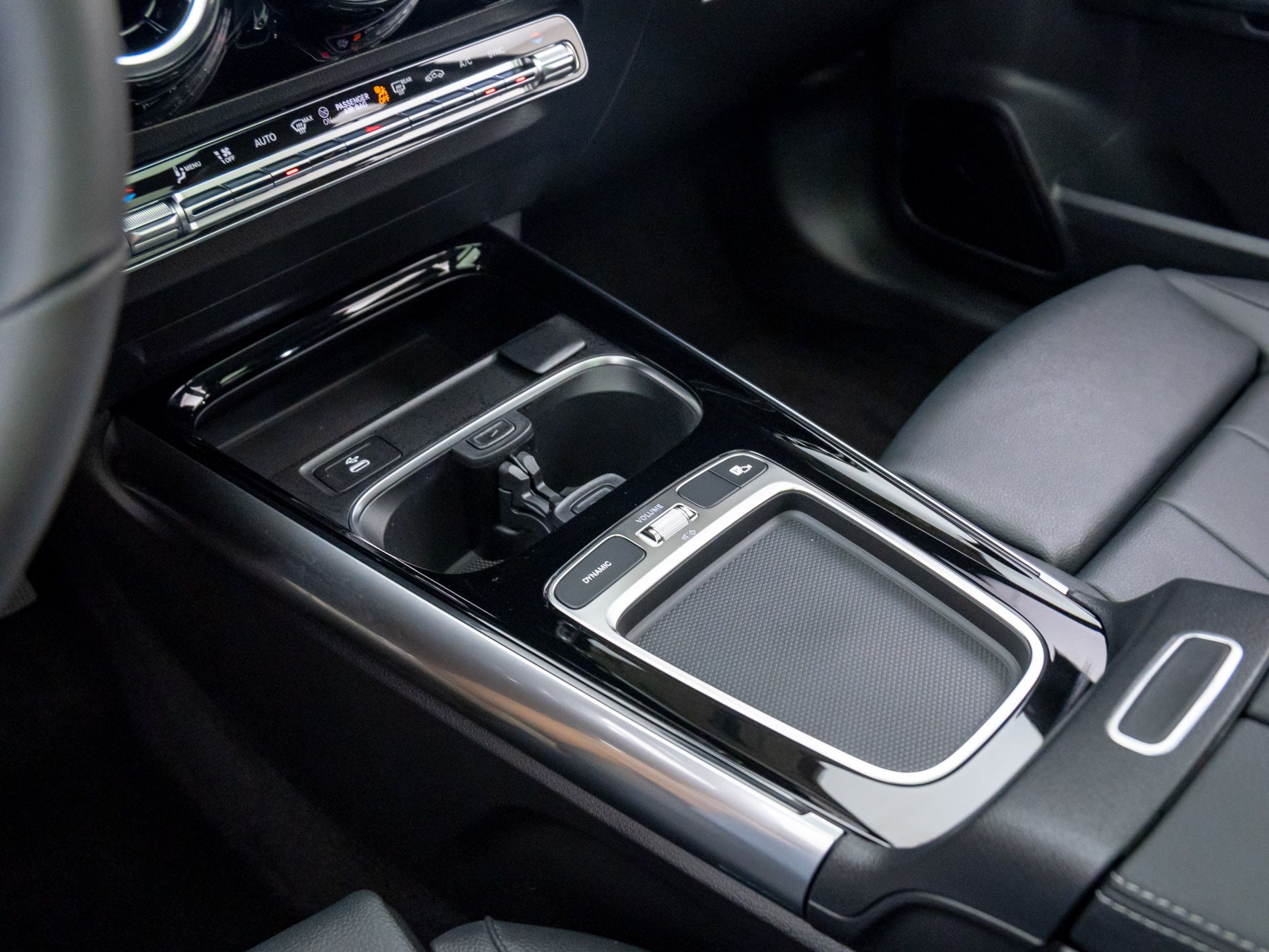 2026 Mercedes Benz GLA 250 4MATIC photo 9