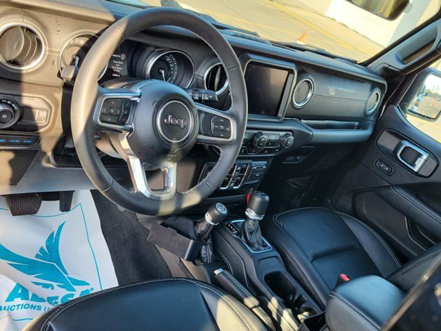 2023 Jeep Wrangler Sahara 4xe photo 4