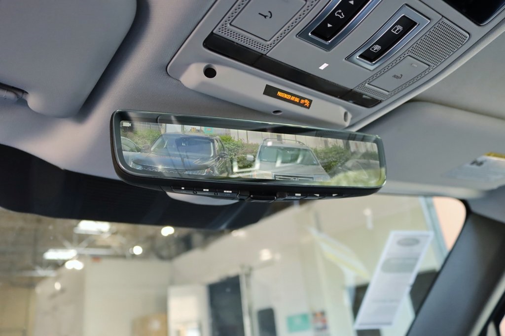 2025 LAND ROVER DEFENDER - Image 19