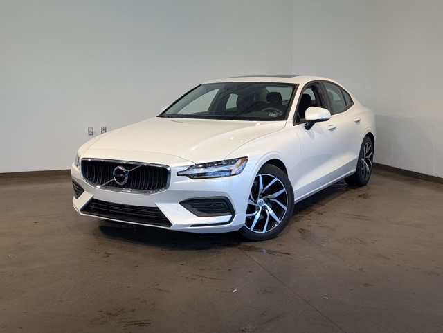 2020 Volvo S60 Momentum's photo