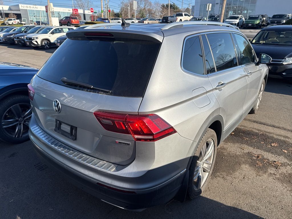 2020 Volkswagen Tiguan SEL photo 4