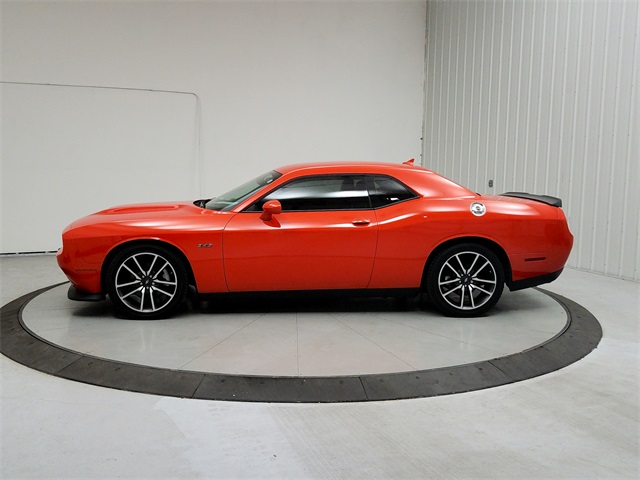 2023 Dodge Challenger R/T photo 4