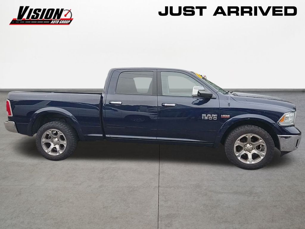 2017 Ram 1500 Laramie photo 4