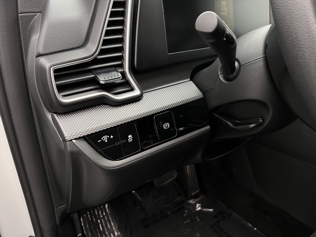2024 Kia Sportage LX photo 8