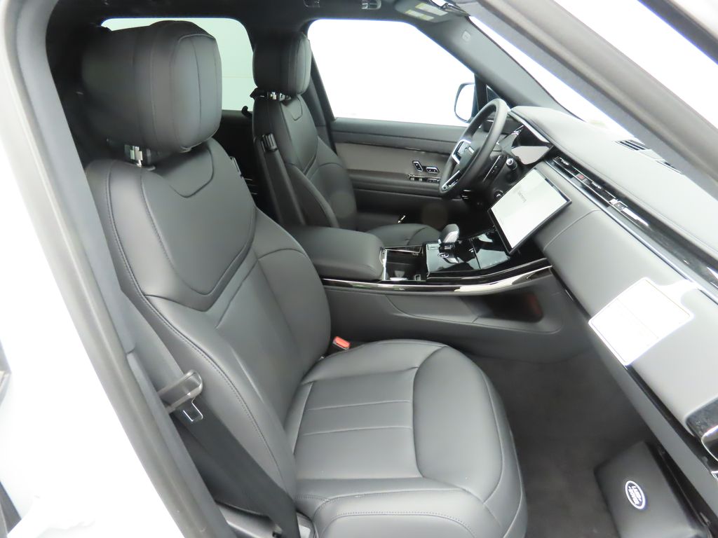 2025 Land Rover Range Rover Sport SE photo 19