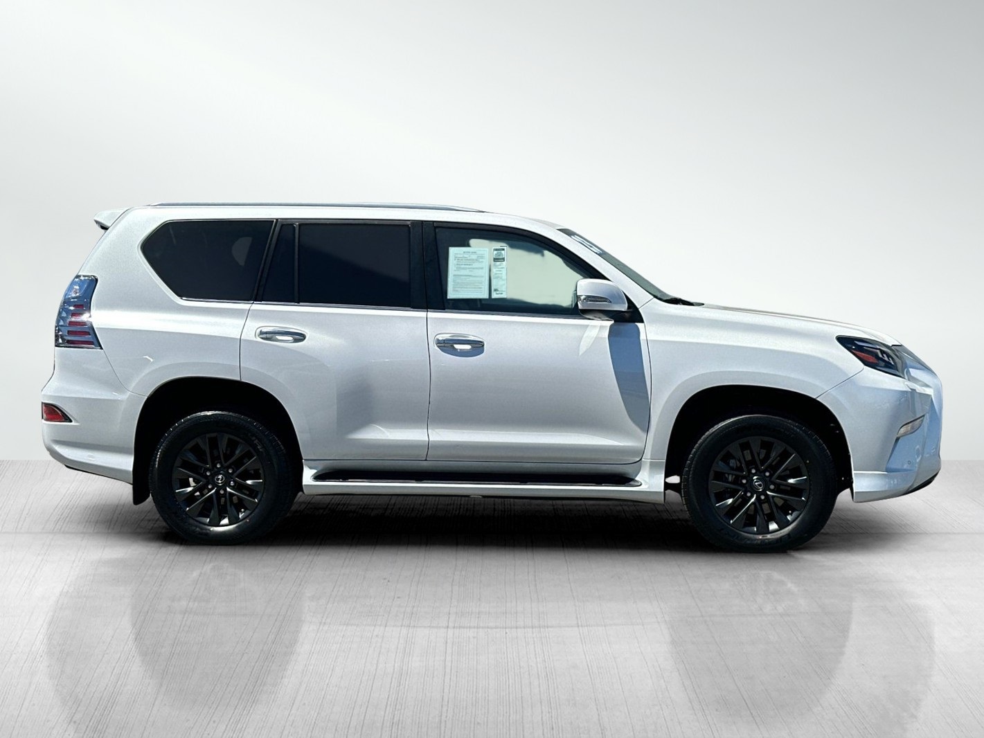 2023 Lexus GX 460 photo 3