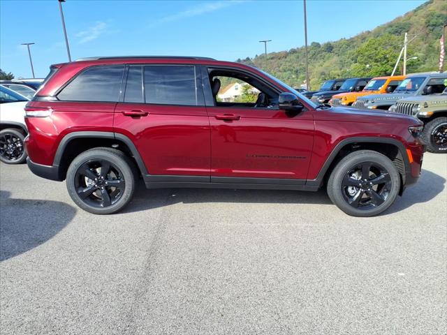 2025 Jeep Grand Cherokee Altitude photo 2