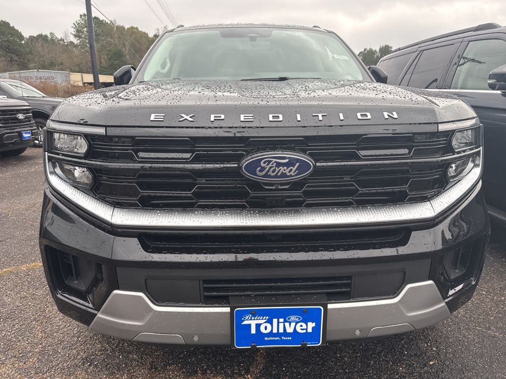 2025 Ford Expedition Platinum MAX photo 2