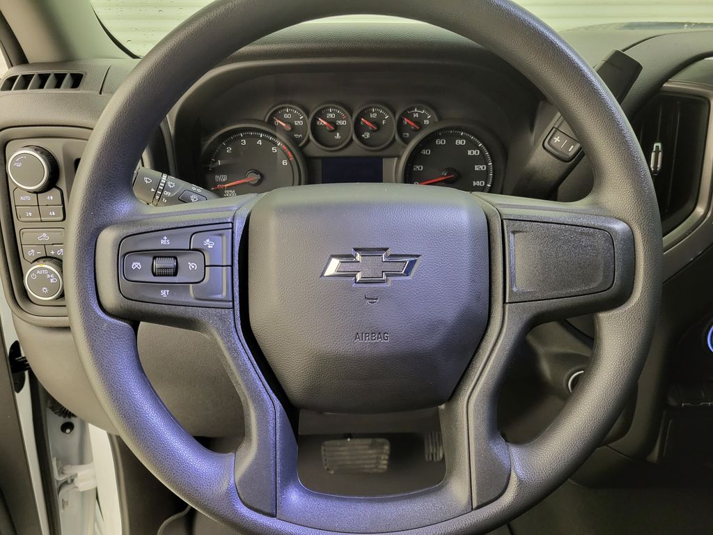 2025 Chevrolet Silverado 1500 Custom Trail Boss photo 3