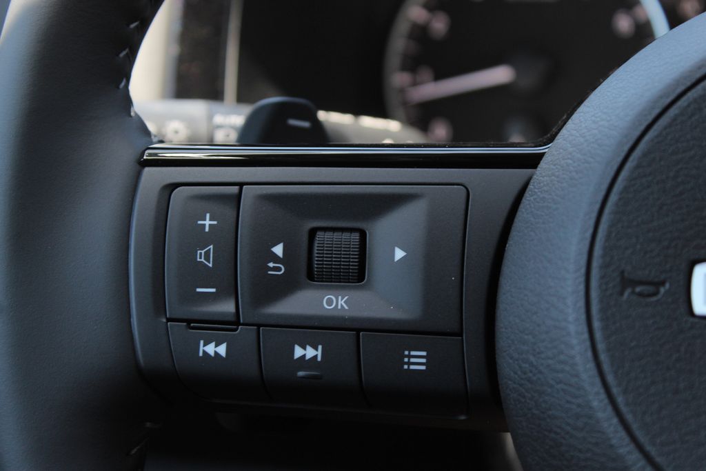 2025 Nissan Pathfinder SL photo 22