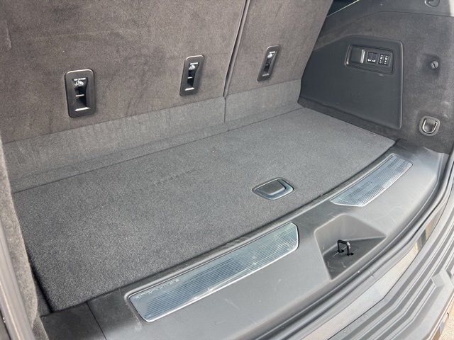 2024 Cadillac Escalade V-Series photo 13