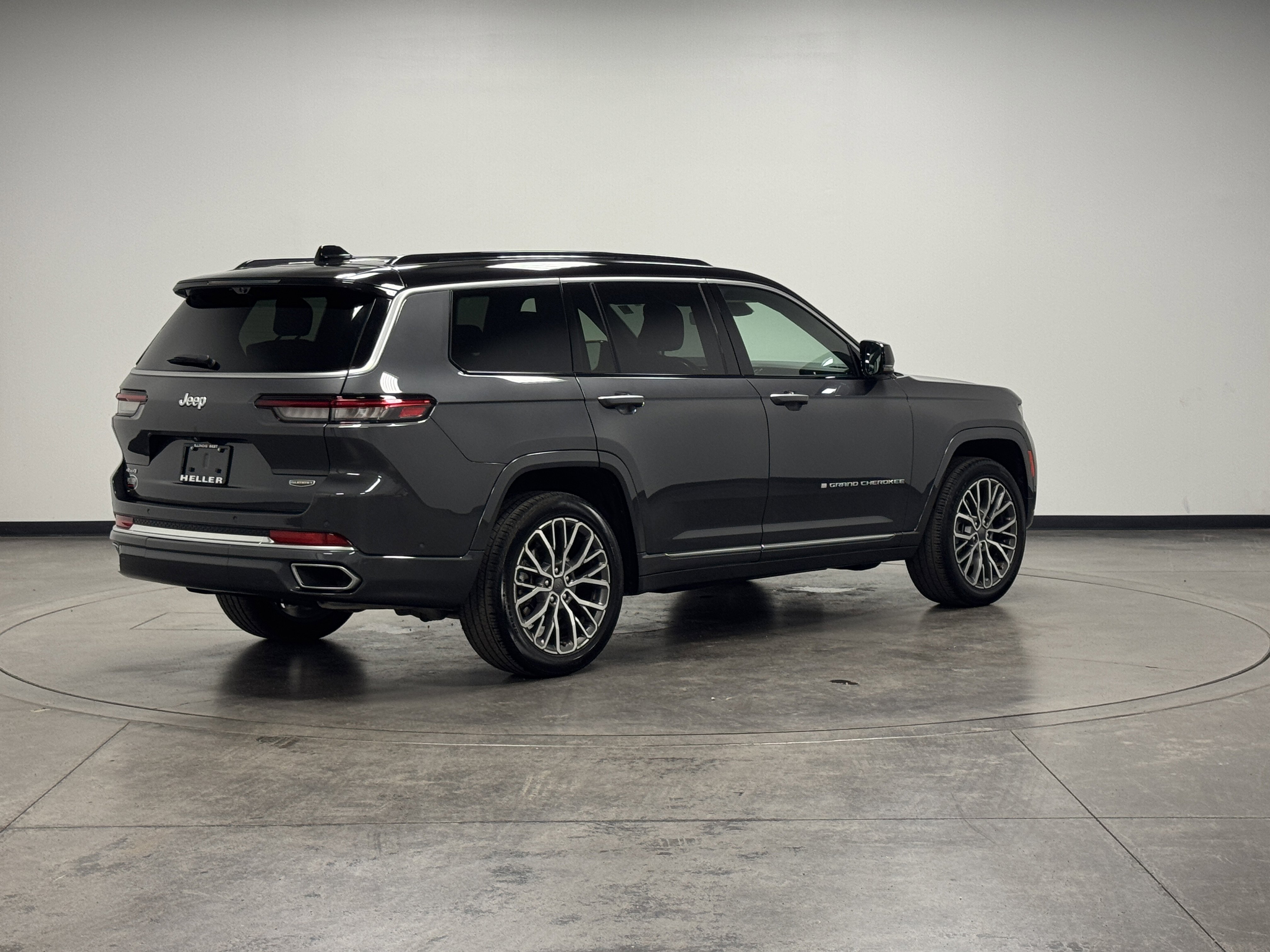 2024 Jeep Grand Cherokee L Summit photo 4