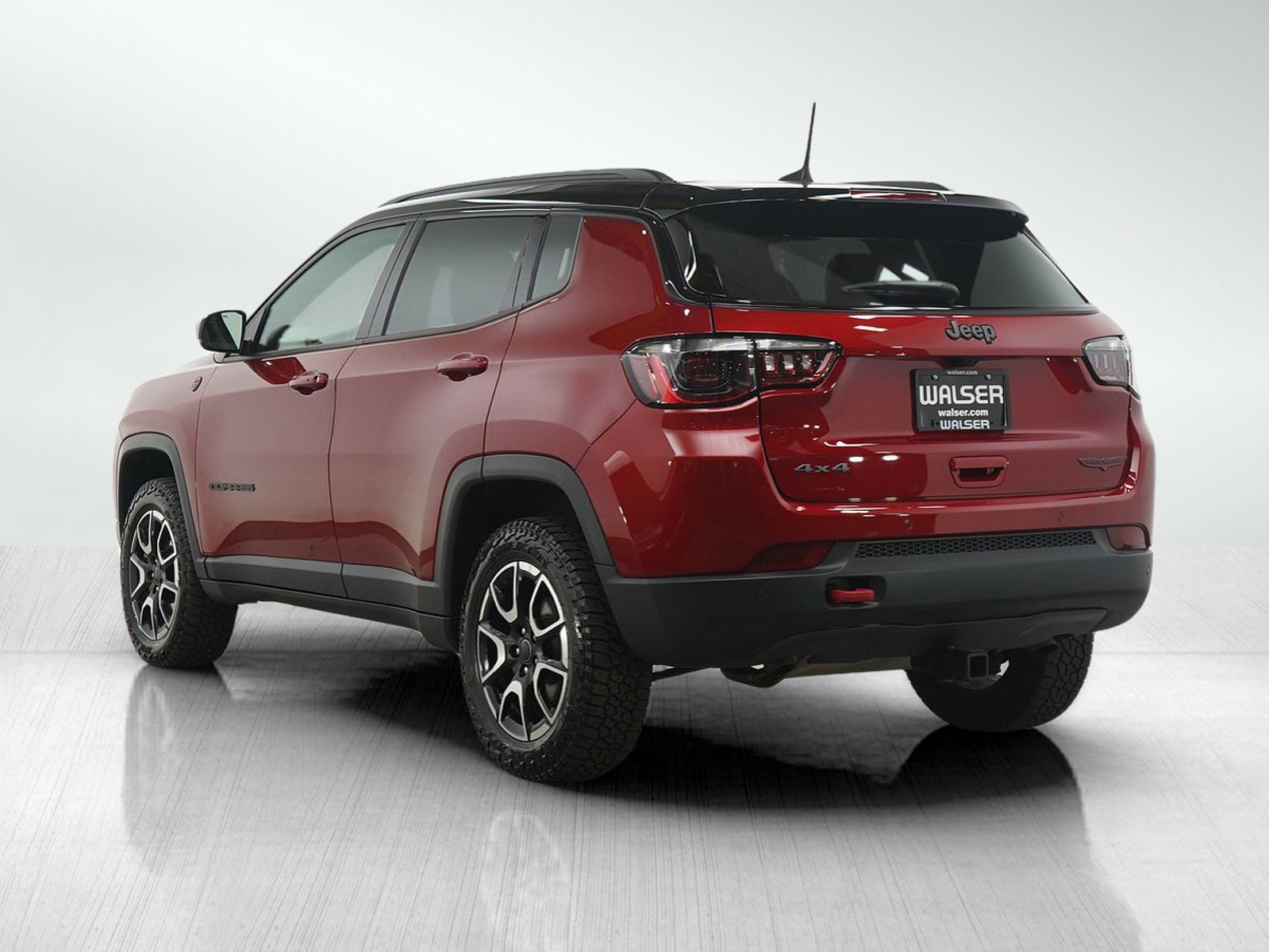 2025 Jeep Compass Trailhawk photo 2